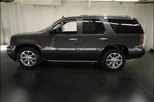 GMC Yukon 2010 photo 3