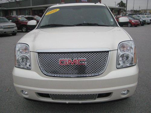 GMC Yukon 2010 photo 1