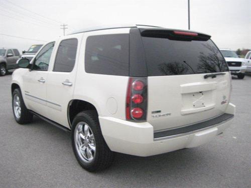 GMC Yukon 2010 photo 3