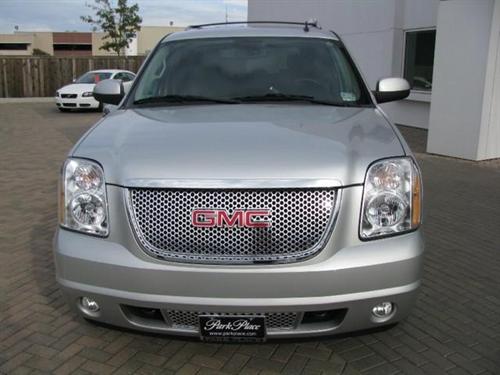 GMC Yukon 2010 photo 1