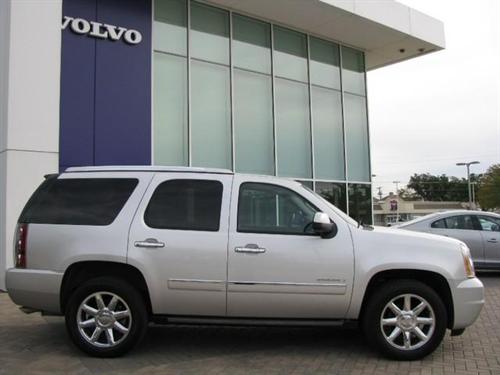 GMC Yukon 2010 photo 2