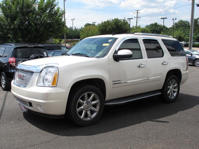 GMC Yukon 2010 photo 1