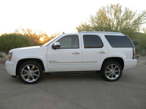 GMC Yukon 2010 photo 4