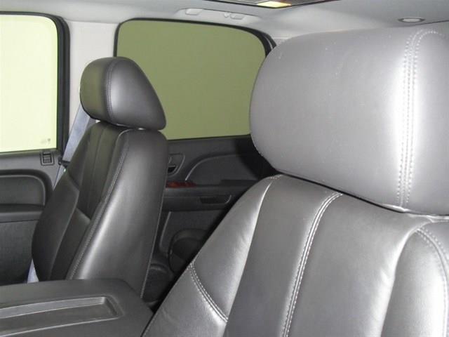 GMC Yukon 2010 photo 30