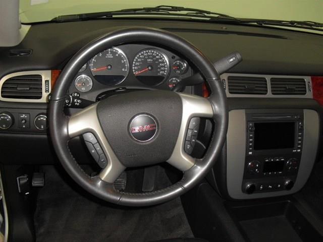 GMC Yukon 2010 photo 36