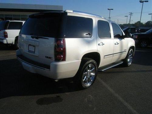 GMC Yukon 2010 photo 3