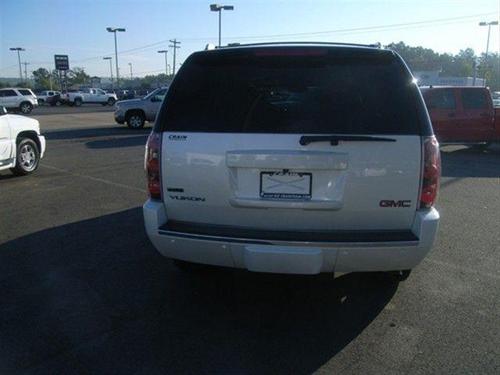 GMC Yukon 2010 photo 4