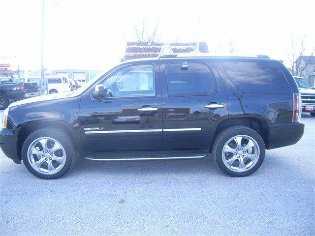 GMC Yukon 2010 photo 3