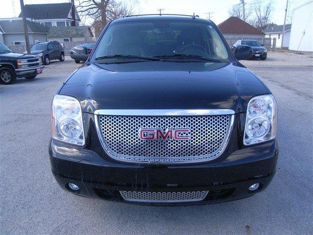 GMC Yukon 2010 photo 4