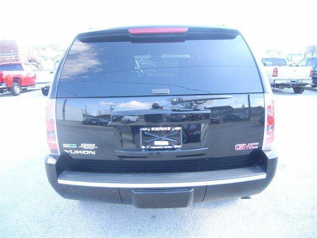 GMC Yukon 2010 photo 5