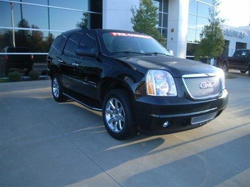 GMC Yukon 2010 photo 2