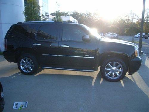 GMC Yukon 2010 photo 3