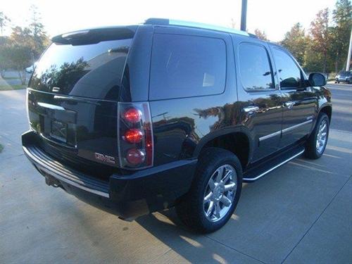 GMC Yukon 2010 photo 4