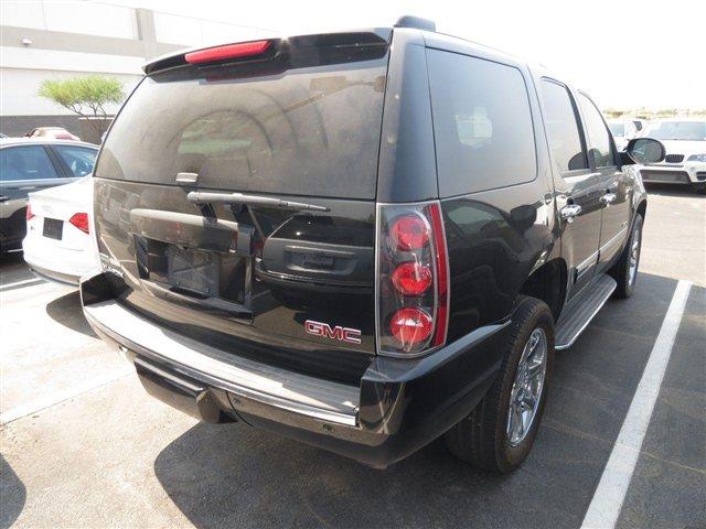 GMC Yukon 2010 photo 4