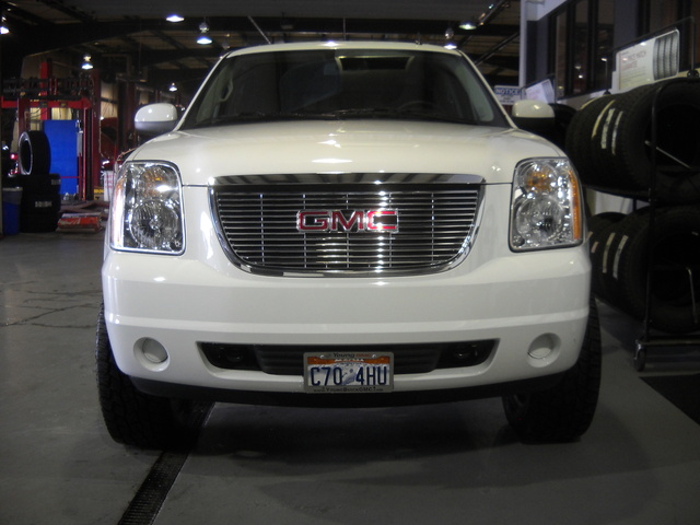 GMC Yukon 2011 photo 2