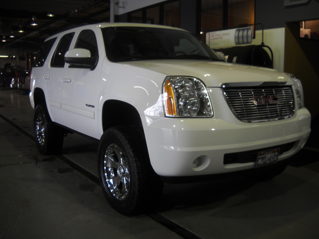 GMC Yukon 2011 photo 3