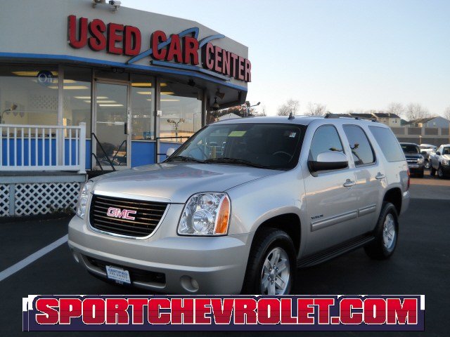 GMC Yukon 2011 photo 2