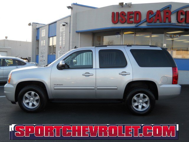 GMC Yukon 2011 photo 3