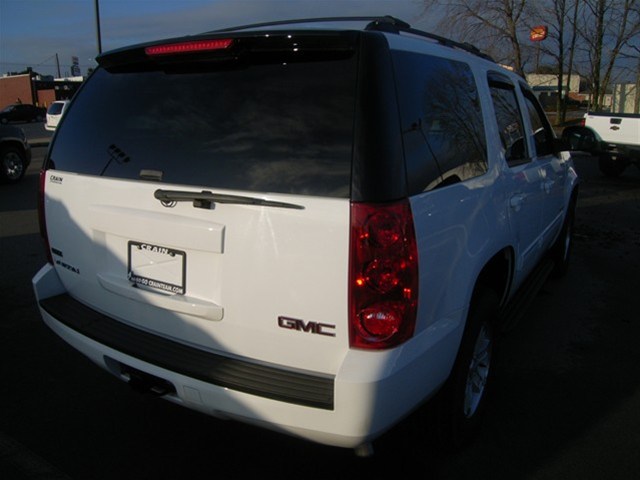 GMC Yukon 2011 photo 4