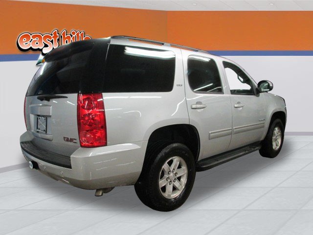 GMC Yukon 2011 photo 2