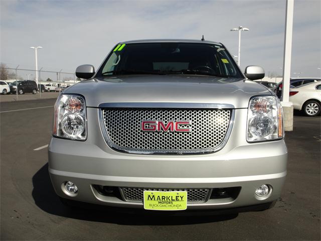 GMC Yukon 2011 photo 1