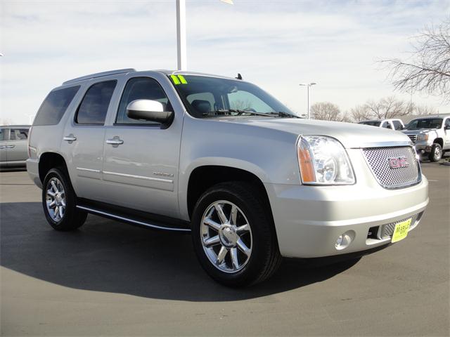 GMC Yukon 2011 photo 2