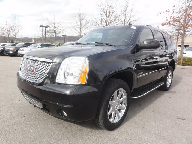 GMC Yukon 2011 photo 3