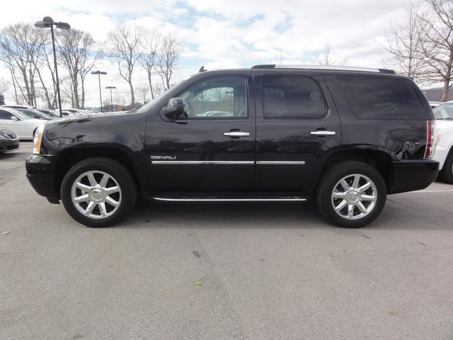 GMC Yukon 2011 photo 4