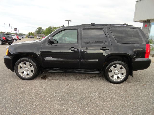 GMC Yukon 2011 photo 1