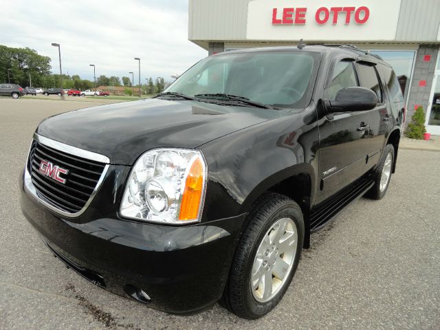 GMC Yukon 2011 photo 2