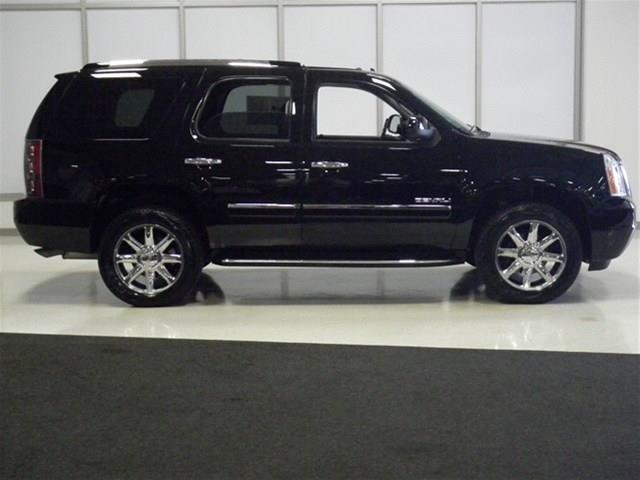 GMC Yukon 2011 photo 4