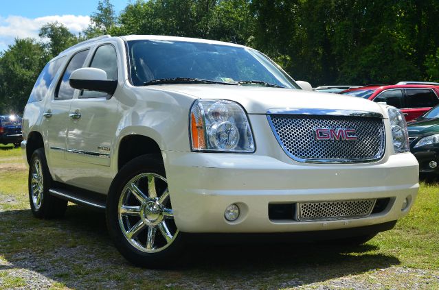 GMC Yukon 2011 photo 3