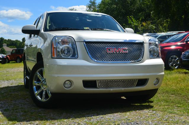 GMC Yukon 2011 photo 4