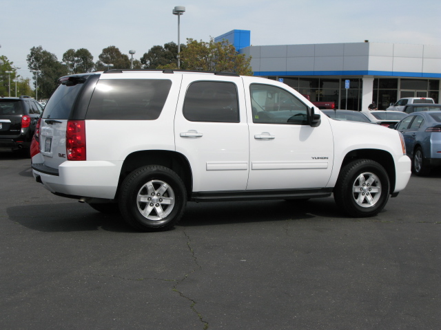 GMC Yukon 2011 photo 5