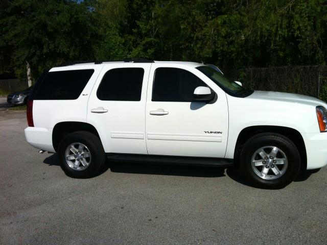 GMC Yukon 2011 photo 16