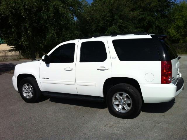 GMC Yukon 2011 photo 18