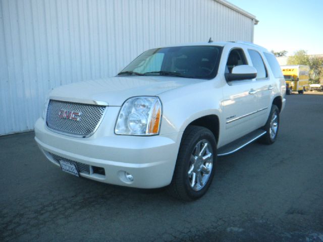 GMC Yukon 2011 photo 4