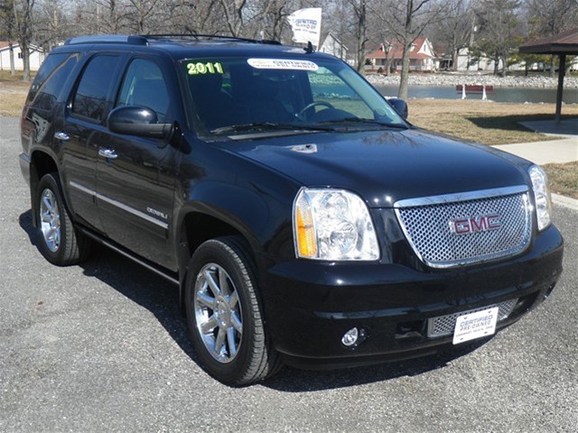 GMC Yukon 2011 photo 4