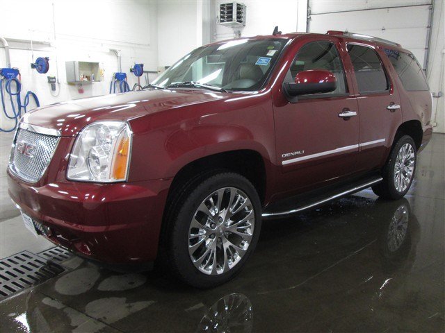 GMC Yukon 2011 photo 1