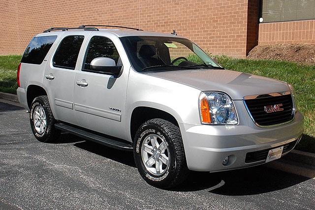 GMC Yukon 2011 photo 1