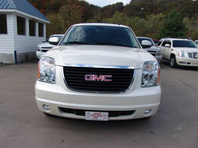 GMC Yukon 2011 photo 1