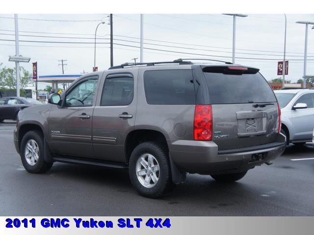 GMC Yukon 2011 photo 4