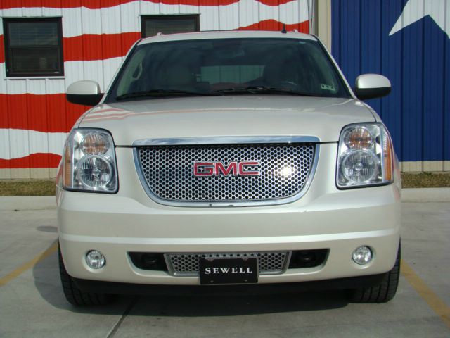 GMC Yukon 2011 photo 4