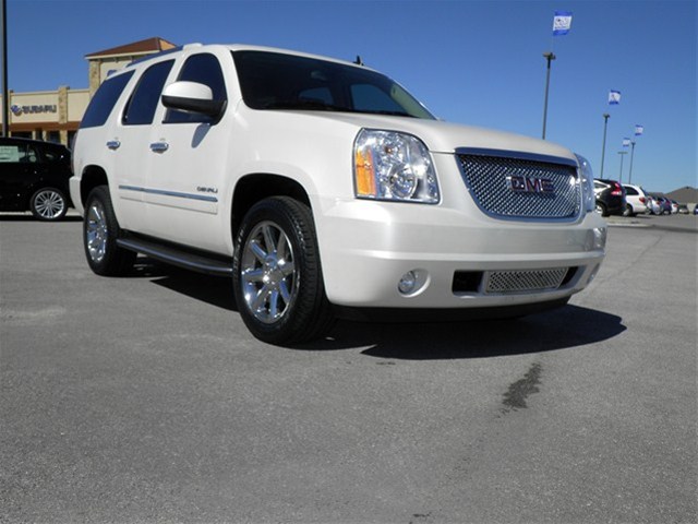 GMC Yukon 2011 photo 3