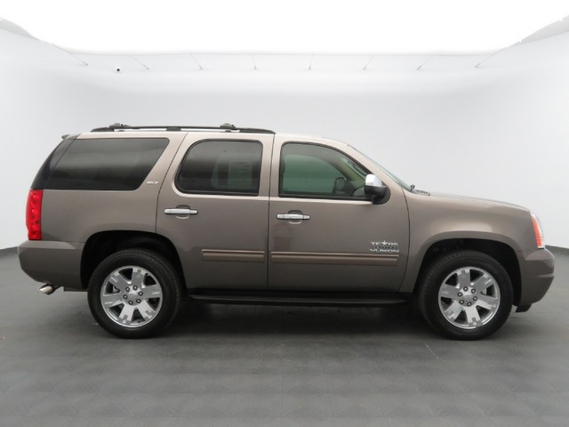 GMC Yukon 2011 photo 3