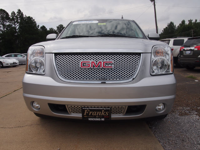 GMC Yukon 2012 photo 5