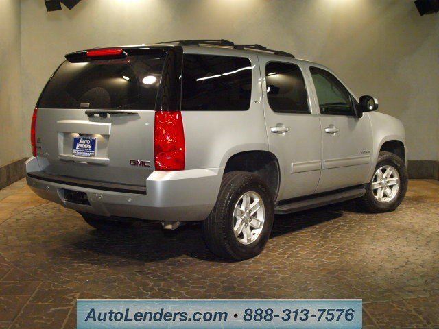 GMC Yukon 2012 photo 2