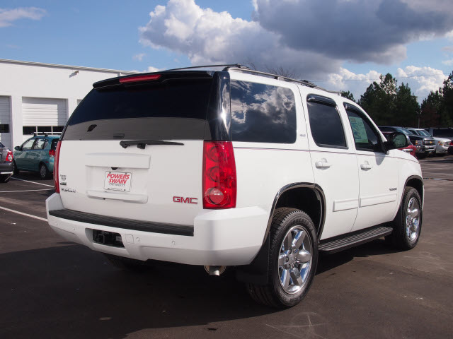 GMC Yukon 2012 photo 2