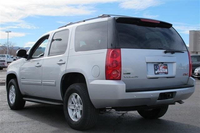 GMC Yukon 2012 photo 4