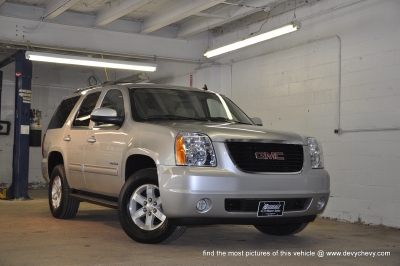 GMC Yukon 2012 photo 3